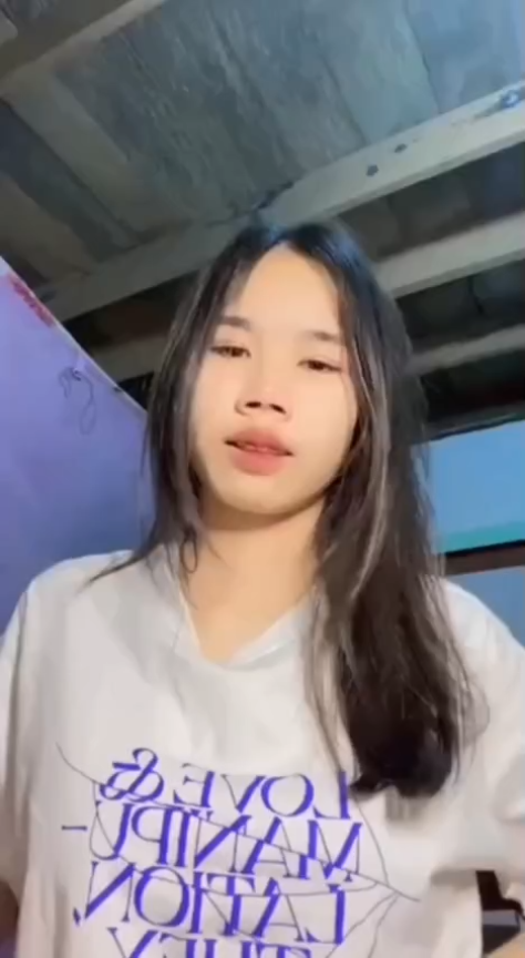 Cô gái trẻ sở hữu cặp vú ngon mê hoặc khiến ai cũng thèm thuồng.